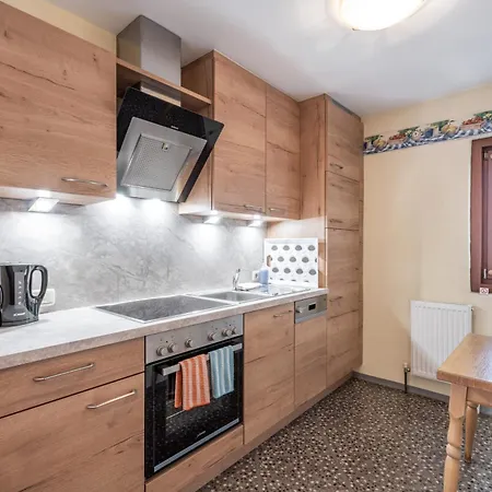 Apartament Mair *